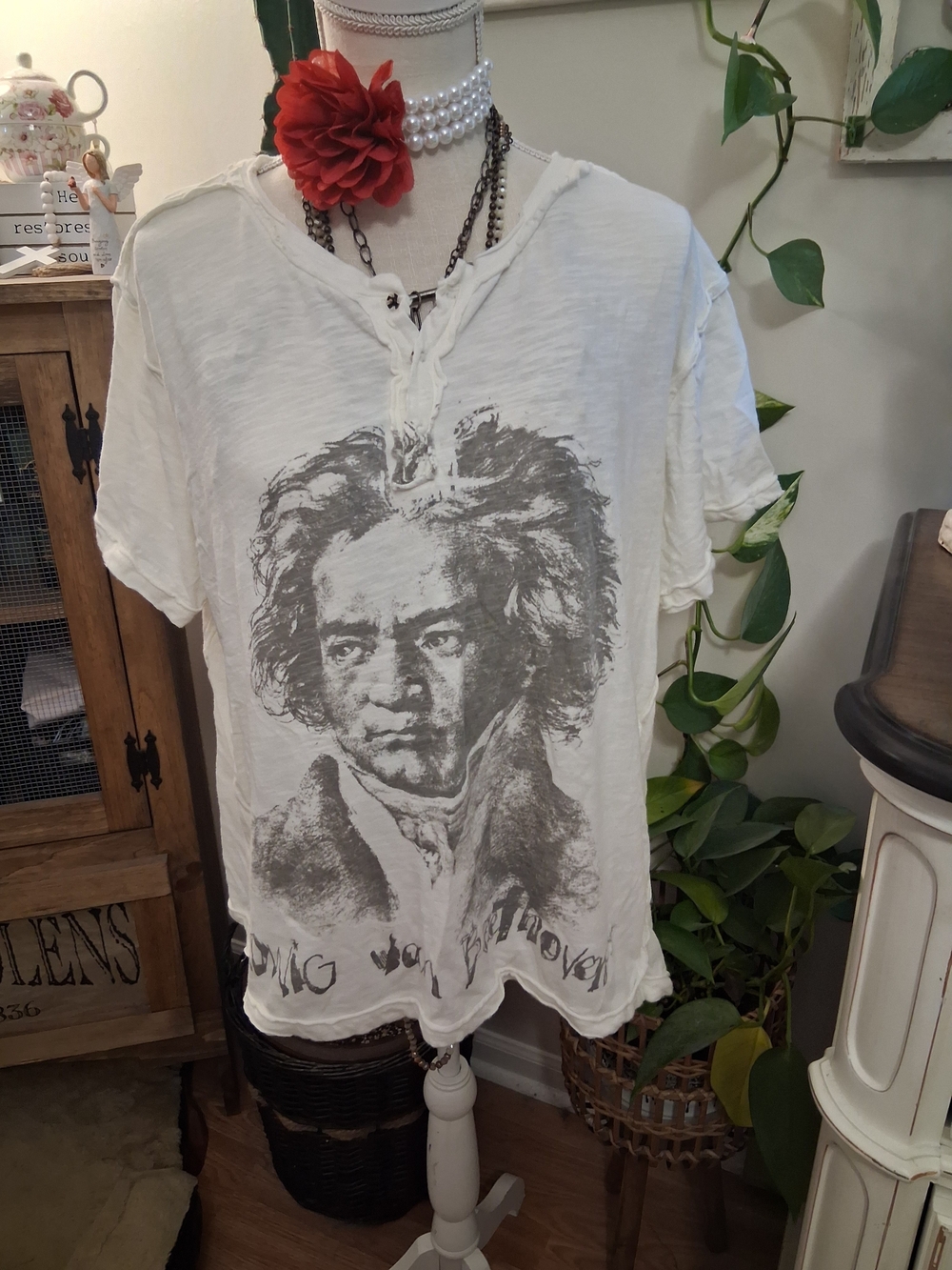 Magnolia Pearl Graphic Beethoven Short-Sleeve Shirt